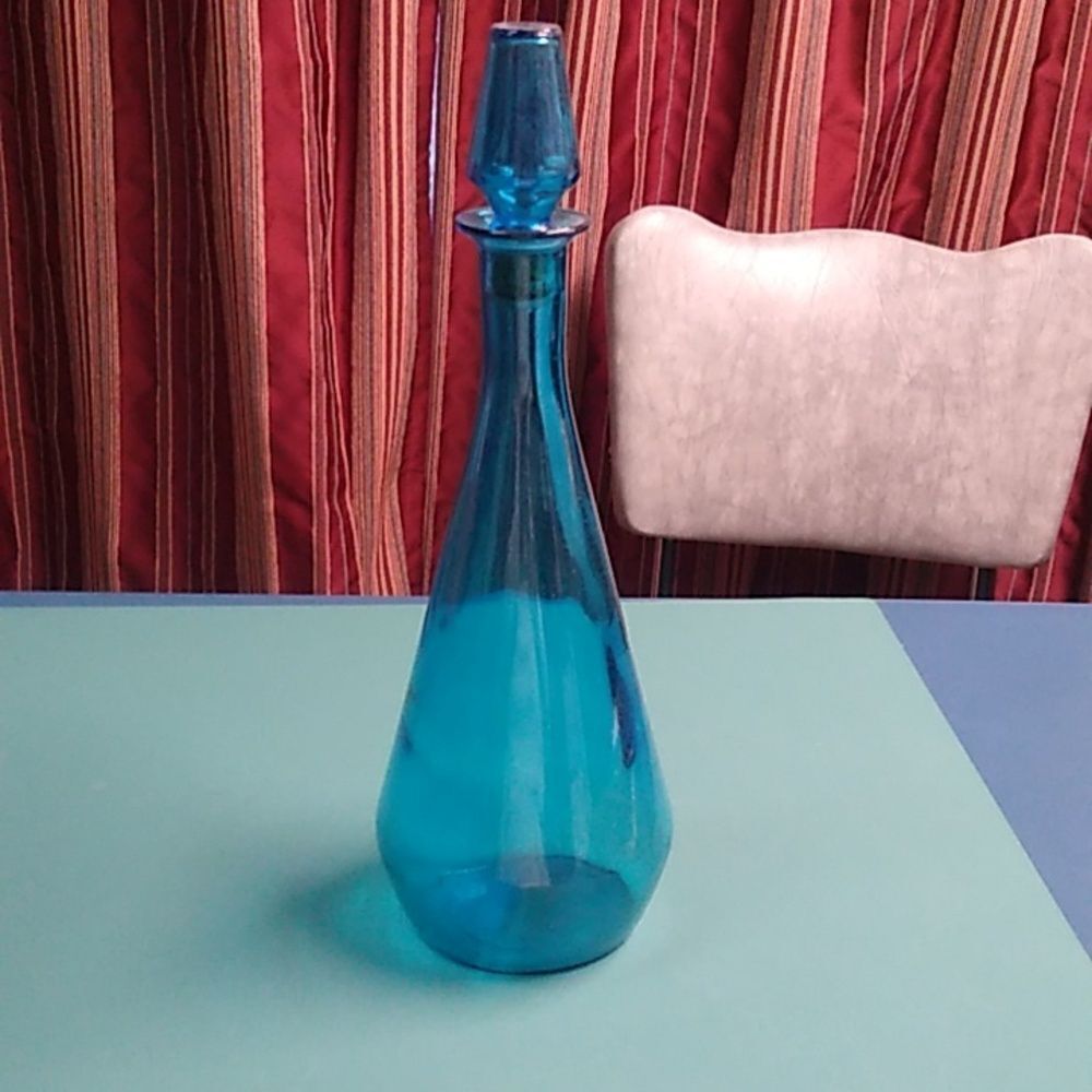 Aqua Blue Genie Bottle Glass Decanter with Stopper Bolus bottom narrow neck